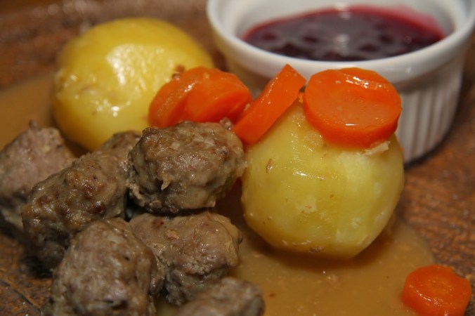 e340a-falafel2c2bhummus2c2bmhamara2c2bmunkar2b047